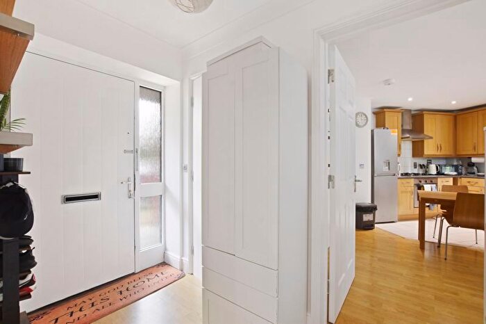 1 Bedroom Flat For Sale In Drinkwater Road, Harrow, HA2