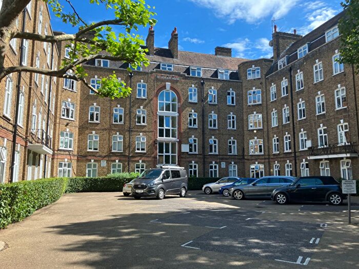 3 Bedroom Flat To Rent In St Nicholas House, (), Deptford Green, SE8