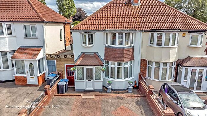 3 Bedroom Semi-Detached House For Sale In Stowell Road, Birmingham, B44