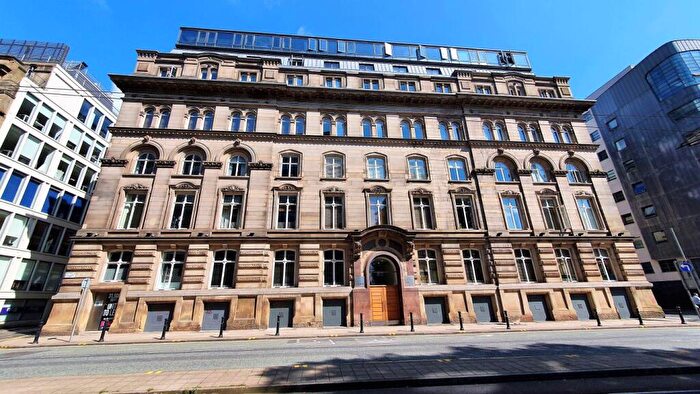 2 Bedroom Apartment To Rent In The Grand, Aytoun St, M1