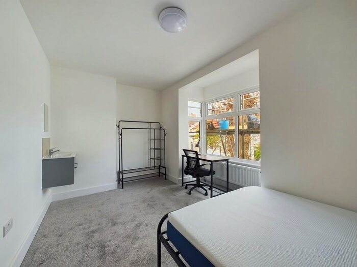 Studio To Rent In Wenban Road, Worthing, BN11