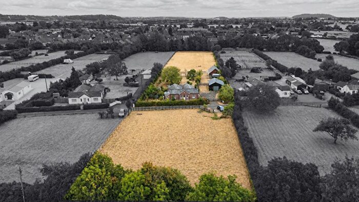 3 Bedroom Detached Bungalow For Sale In Ledbury Road Crescent, Staunton, Gloucester, GL19