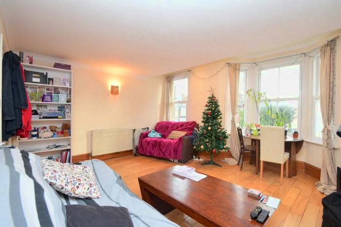 2 Bedroom Maisonette To Rent In Dundonald Road, Wimbledon, SW19