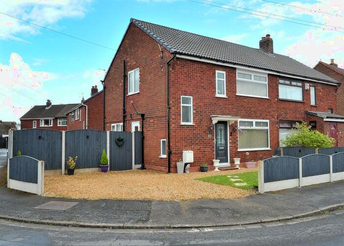 3 Bedroom Semi-Detached House For Sale In Queensway, Irlam, M44