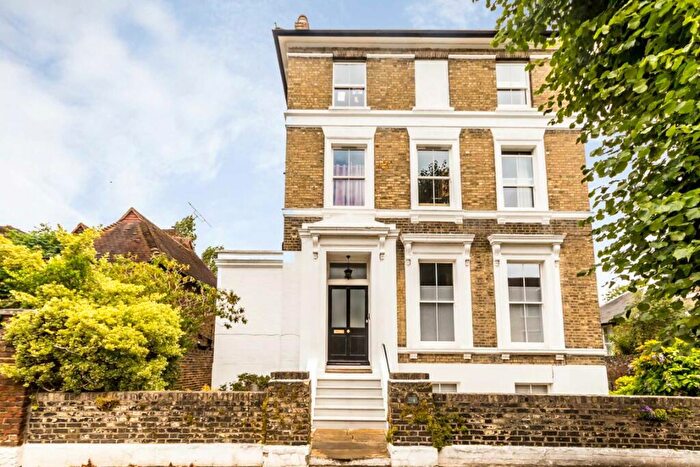 2 Bedroom Flat To Rent In Catherine Road, Surbiton, KT6