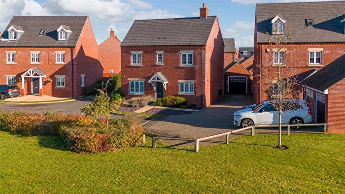 4 Bedroom Property For Sale In Arch Grove, Aylesbury, HP18