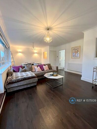 2 Bedroom Flat To Rent In Ashmead, London, N14