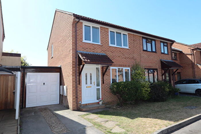 3 Bedroom Semi-Detached House For Sale In Bishopslea Close, Wells, BA5