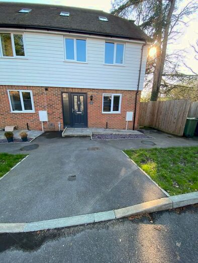 3 Bedroom Property To Rent In Lily Close, Sedlescombe, Battle, TN33