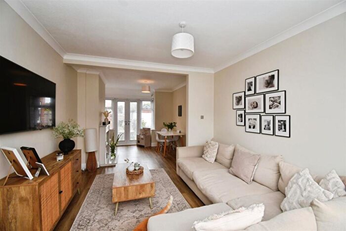 3 Bedroom Terraced House For Sale In Bernadette Avenue, Hull, HU4