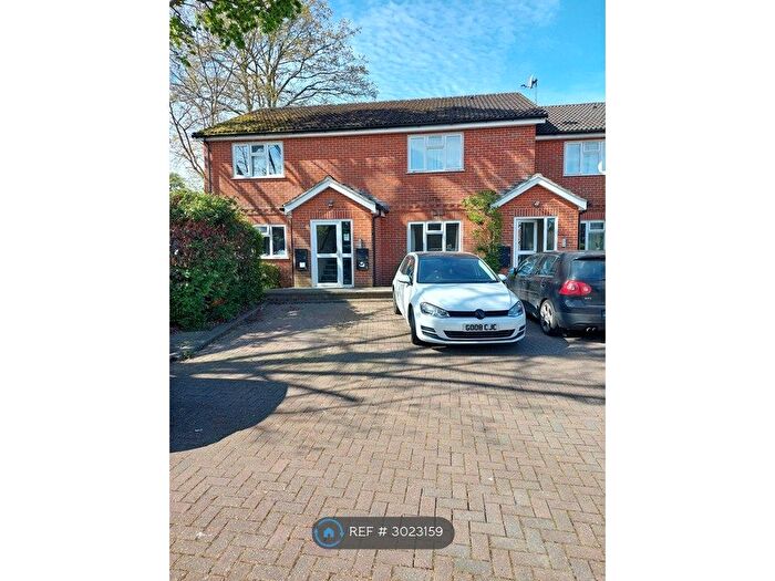 1 Bedroom Flat To Rent In Brocas Road, Reading, RG7