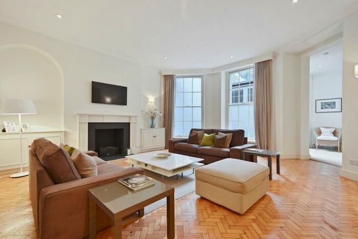 2 Bedroom Flat To Rent In Harley Street, Marylebone Village, London ., W1G