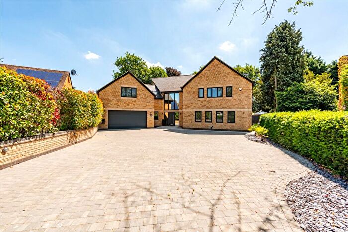 5 Bedroom Detached House For Sale In Chantry Close, Great Billing, Northampton, Northamptonshire, NN3