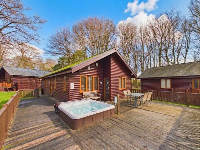 2 Bedroom Property For Sale In Moor Road, Sewerby, Bridlington, YO15