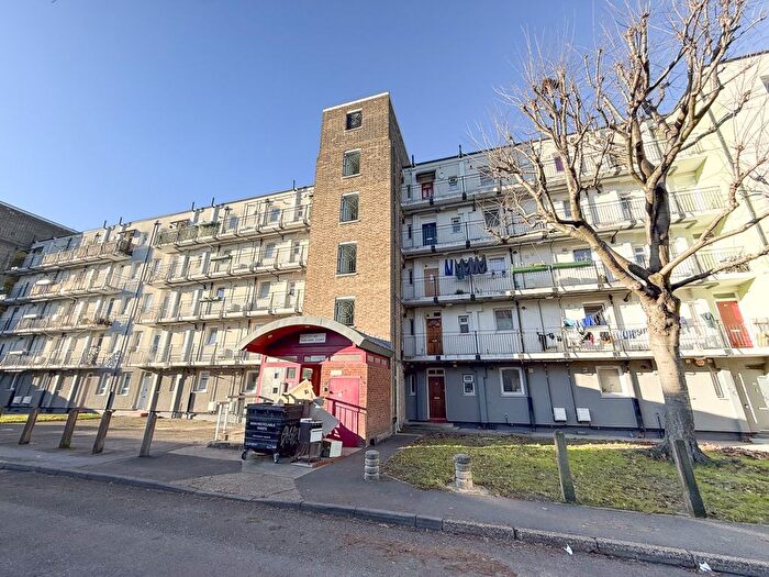 2 Bedroom Flat For Sale In Fairlawn, Charlton, SE7