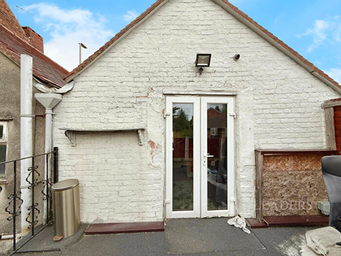 1 Bedroom Flat To Rent In High Oak, DY5