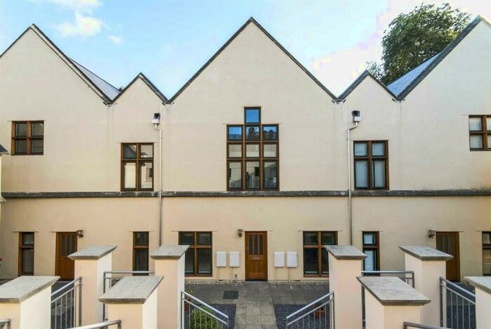 2 Bedroom Apartment To Rent In Wells Road, Bath, BA2