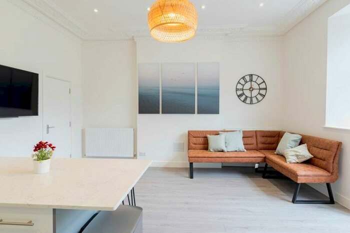 5 Bedroom Flat To Rent In Clifton Park Road, Bristol, BS8