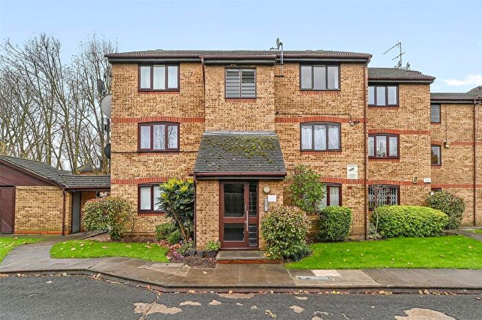 1 Bedroom Apartment To Rent In Britten Court, Abbey Lane, Stratford, London, E15