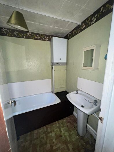 2 Bedroom Terraced House For Sale In Linden Terrace, Gainsborough, Lincolnshire, DN21