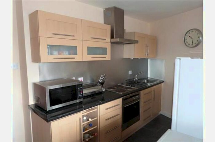 3 Bedroom Flat To Rent In Wetherby Road, Leeds, LS17