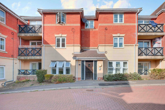 2 Bedroom Apartment To Rent In Collier Way, Southend-on-sea, SS1