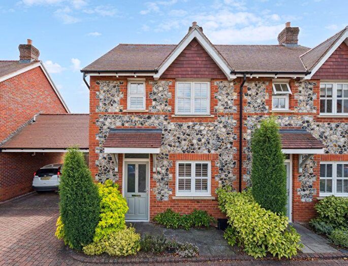 2 Bedroom Semi-Detached House For Sale In Lane End, HP14