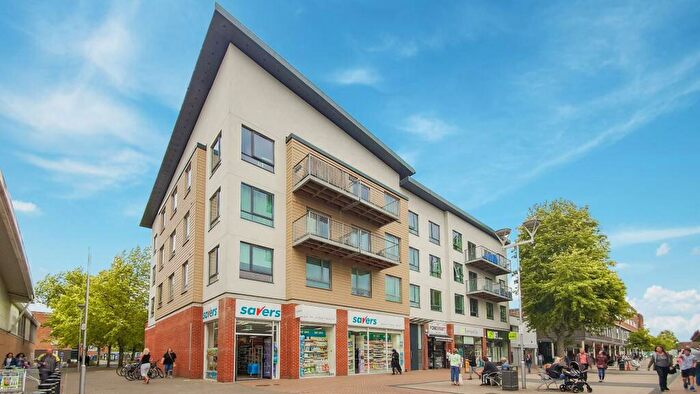 2 Bedroom Apartment To Rent In Town Centre, Hatfield, AL10