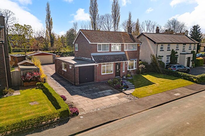 4 Bedroom Detached House For Sale In Clifton Avenue, Culcheth, WA3