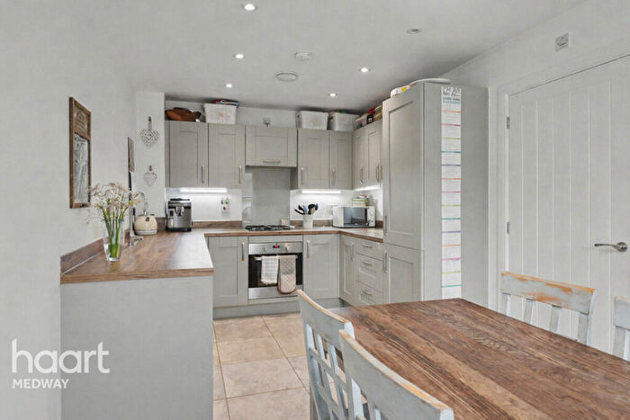 3 Bedroom End Of Terrace House For Sale In Farman Drive, Rochester, ME3