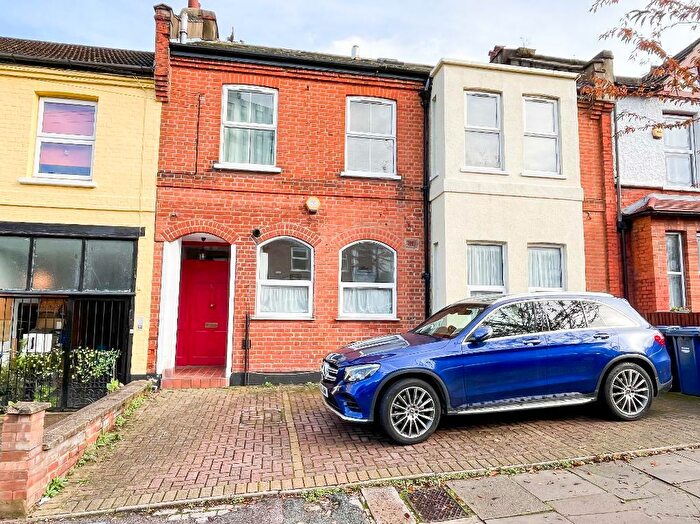 2 Bedroom Flat To Rent In Crewys Road, Childs Hill, London, NW2