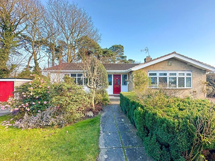 3 Bedroom Bungalow For Sale In Rhodesway, Wirral, CH60