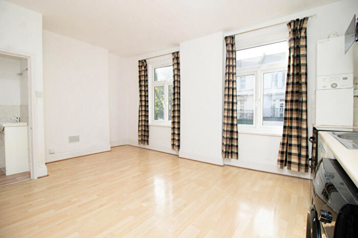2 Bedroom Flat To Rent In Lordship Lane, East Dulwich, SE22