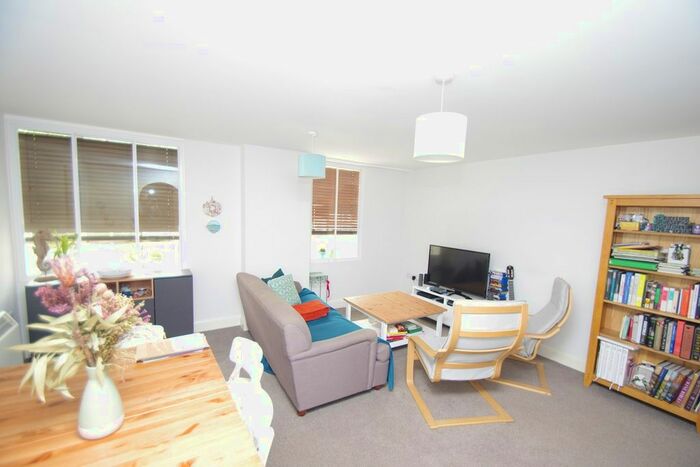 1 Bedroom Flat To Rent In The Parade, High Street, Watford, WD17