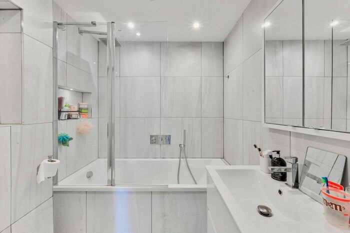 2 Bedroom Flat To Rent In Queens Avenue, Muswell Hill, London, N10