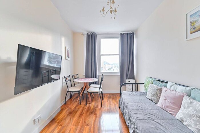 1 Bedroom Flat To Rent In Flat, Battersea, London, SW11