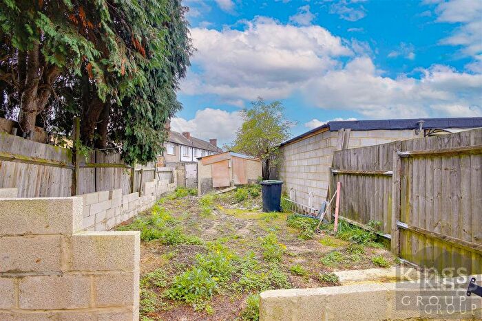 4 Bedroom Terraced House For Sale In Warren Close, Edmonton, N9