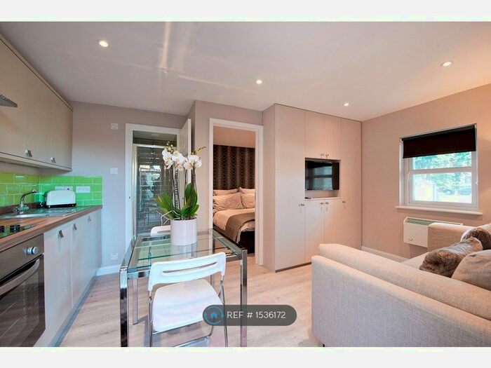 1 Bedroom Flat To Rent In Hithermoor Road, Middlesex, TW19