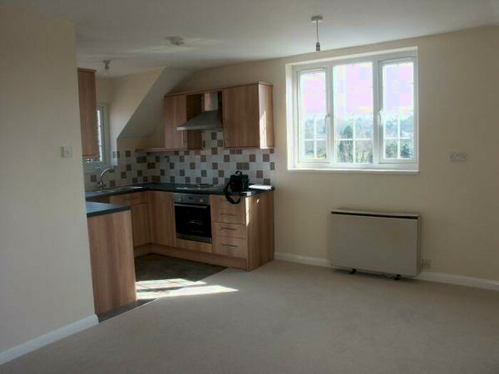 2 Bedroom Flat To Rent In High Street, Chalfont St Giles, HP8