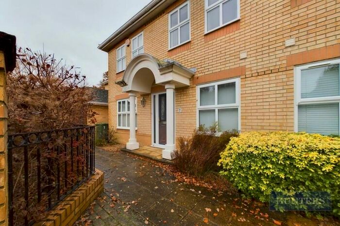 4 Bedroom Semi-Detached House To Rent In Edwin Jones Green, Southampton, SO15