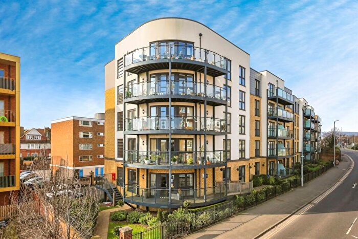 2 Bedroom Flat For Sale In Southfields Road, Eastbourne, BN21