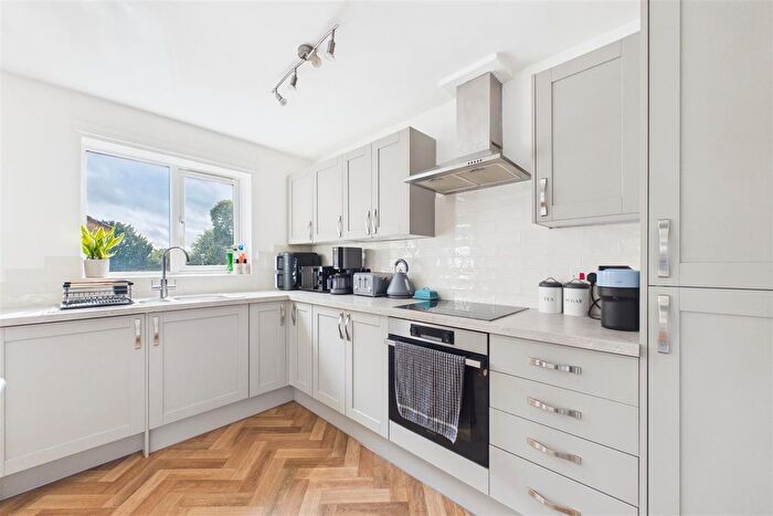 1 Bedroom Flat For Sale In Beaufort Heights, Bristol, BS5