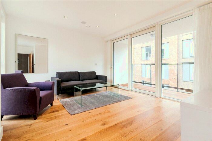 2 Bedroom Apartment To Rent In Pear Tree Street, London, EC1V