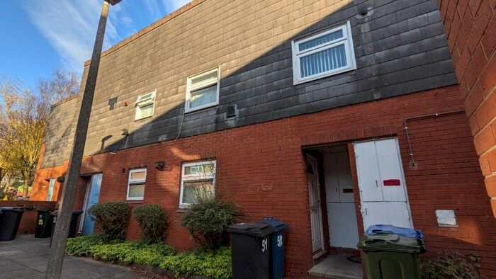 3 Bedroom Flat To Rent In Lindens, Skelmersdale, WN8