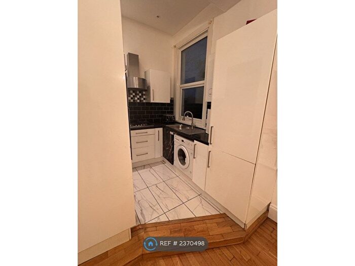 2 Bedroom Flat To Rent In Charlton, Charlton, SE7
