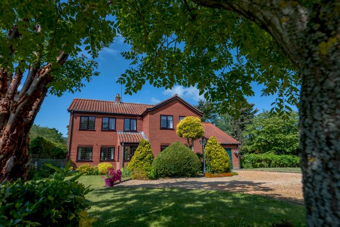 4 Bedroom Detached House For Sale In Wheatfields Close, Hillington, King's Lynn, PE31