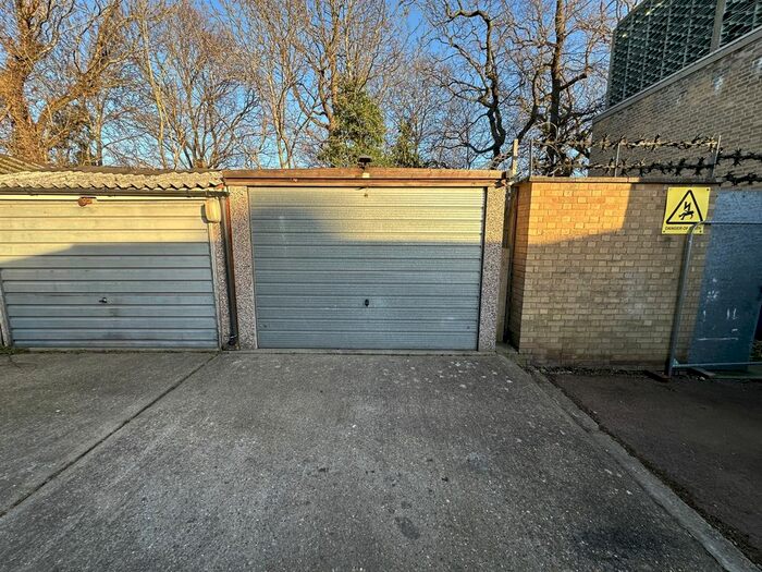 Garage / Parking To Rent In Garage, Winlaton Road, Bromley, BR1