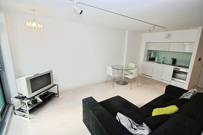 1 Bedroom Flat To Rent In Manor Mills, Ingram Street, Leeds, West Yorkshire, LS11