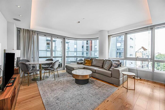 2 Bedroom Flat To Rent In Canaletto Tower, City Road, Islington, London, EC1V