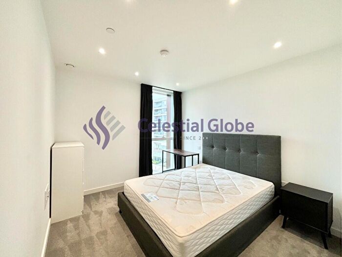 2 Bedroom Flat To Rent In Woodberry Down, London, N4